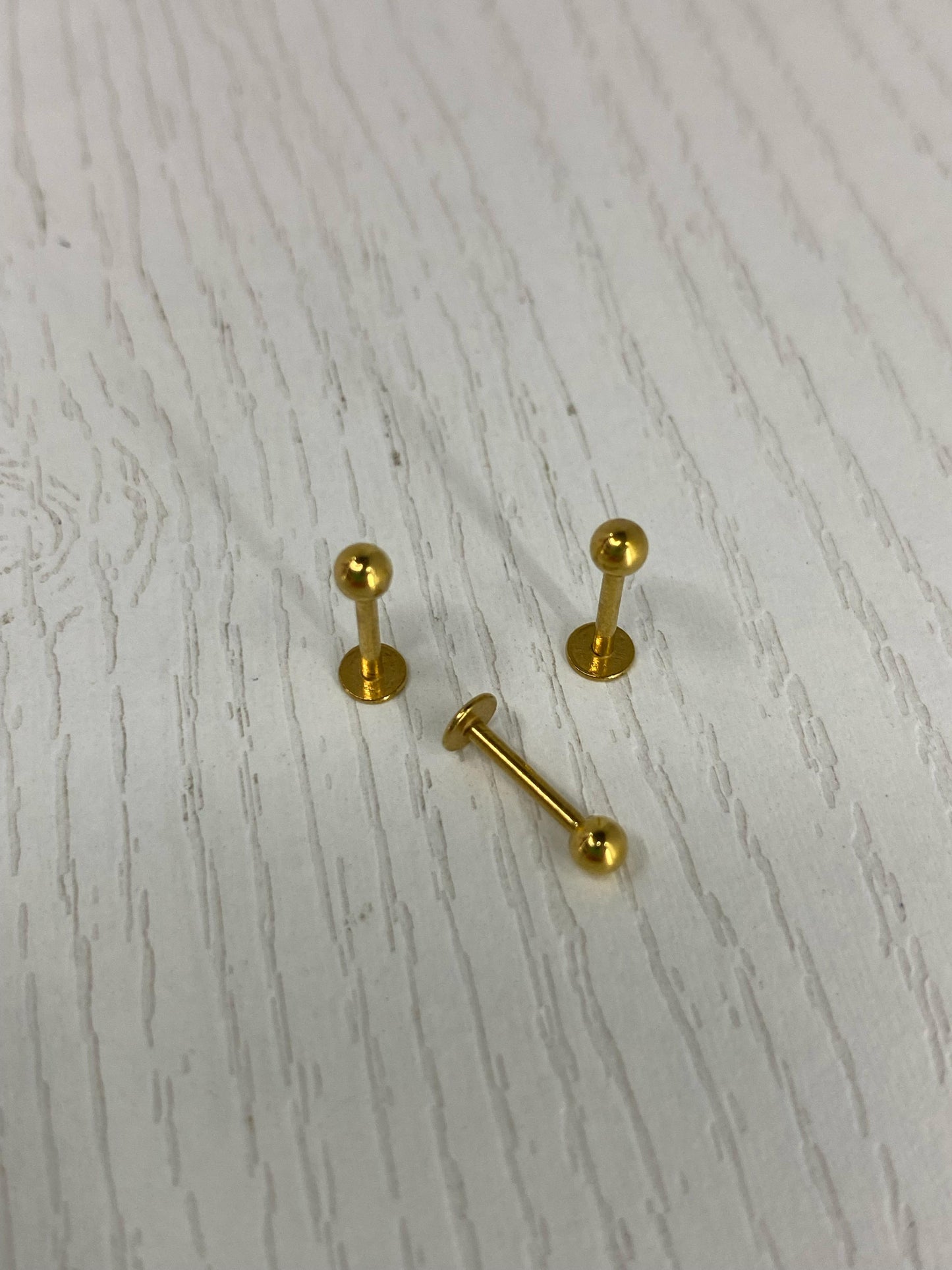 Labret Dorado mediano