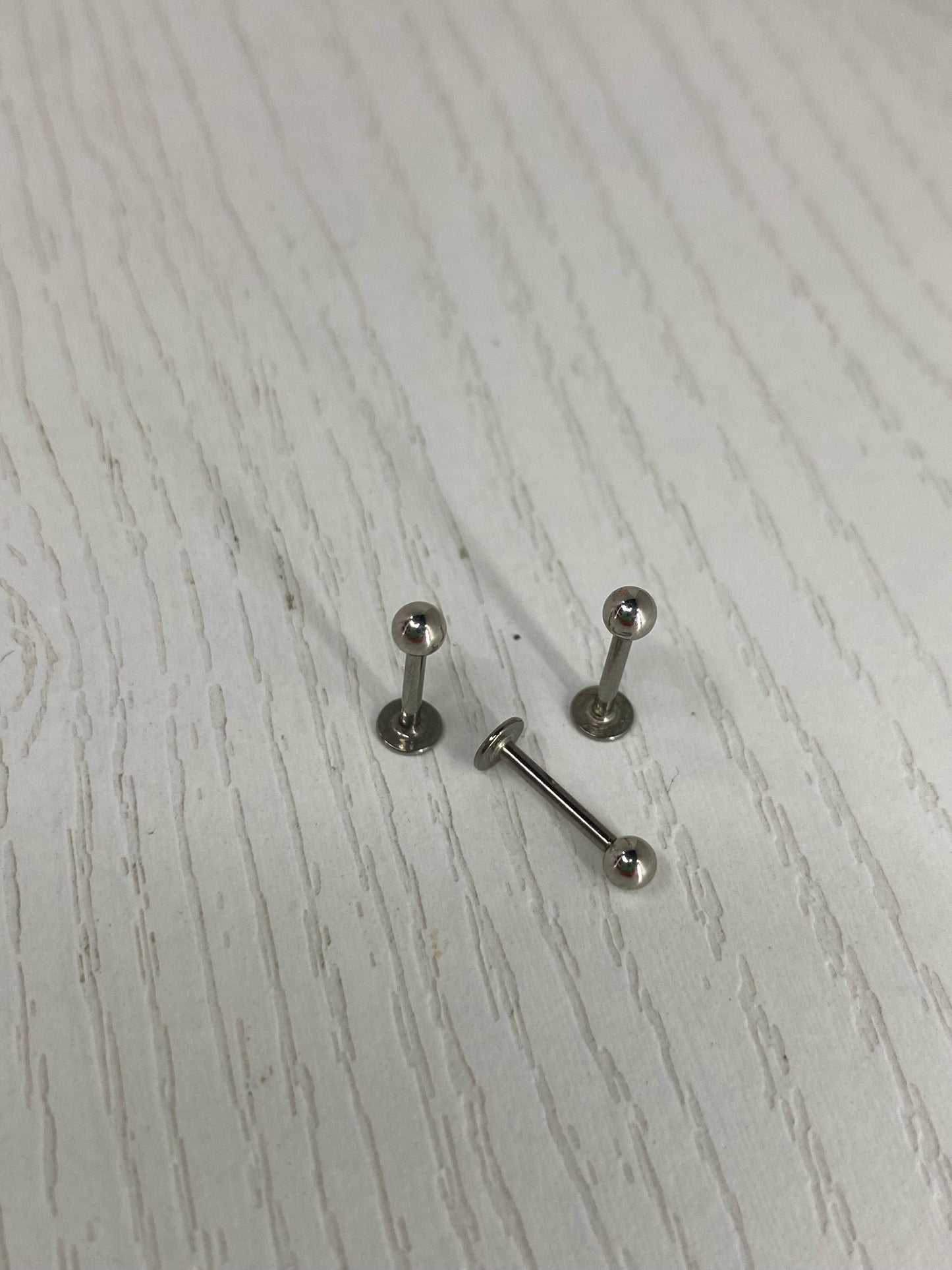 Labret Plateado Mediano